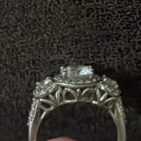 Cubic Zirconia sterling silver ring - Picture 2 of 3